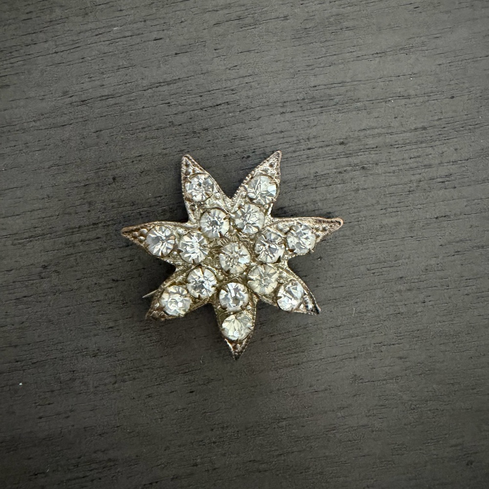 Vintage Mid Century Silver Tone Rhinestone Starburst Costume Jewelry Brooch Pin